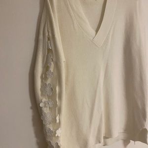 Womens cream V Neck sweater w/ sheer flowered tie sleeve